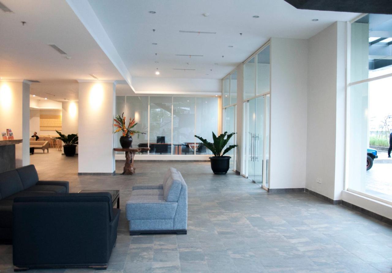 Skyland City Hotel Jatinangor Cilimus Zewnętrze zdjęcie